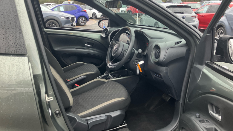 Toyota Aygo X 1.0 VVT-i Edge 5dr Auto Petrol Hatchback